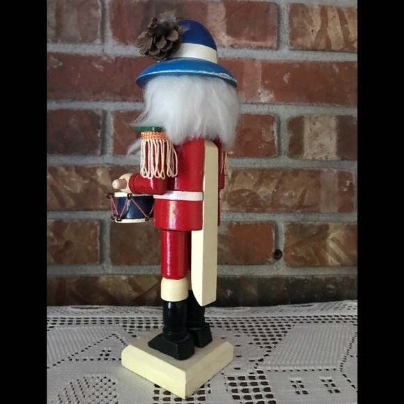 Rare Vintage Hand Carved Nut Cracker - Picture 3 of 5